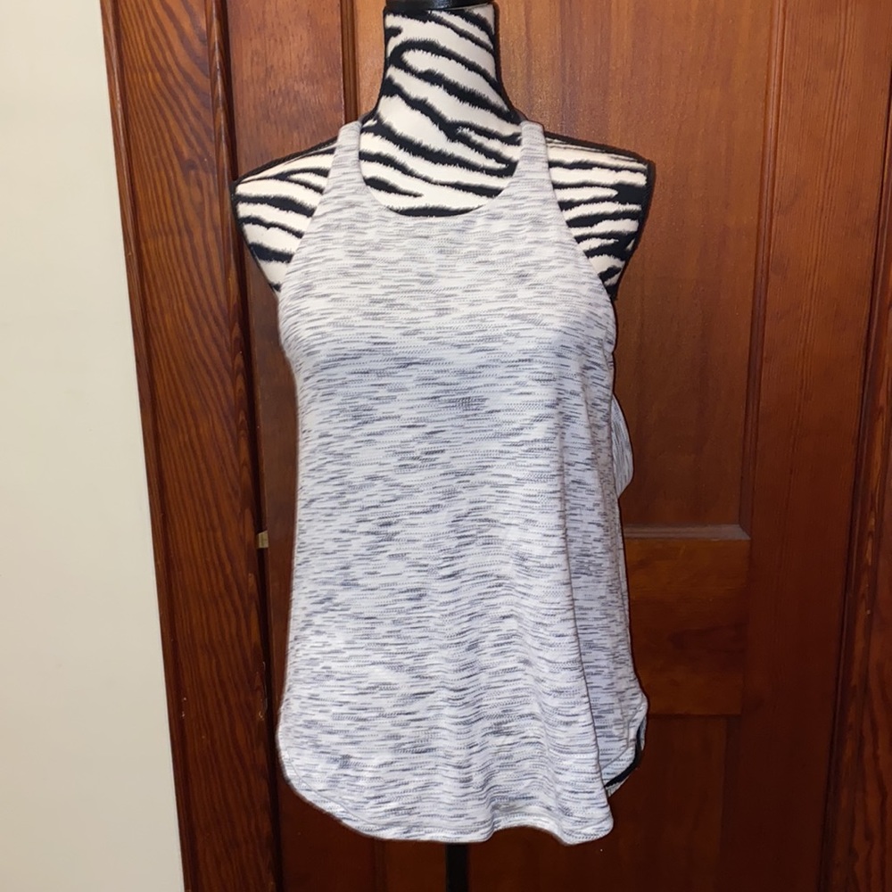 Lululemon Athletica gray and white heathered tank size 6